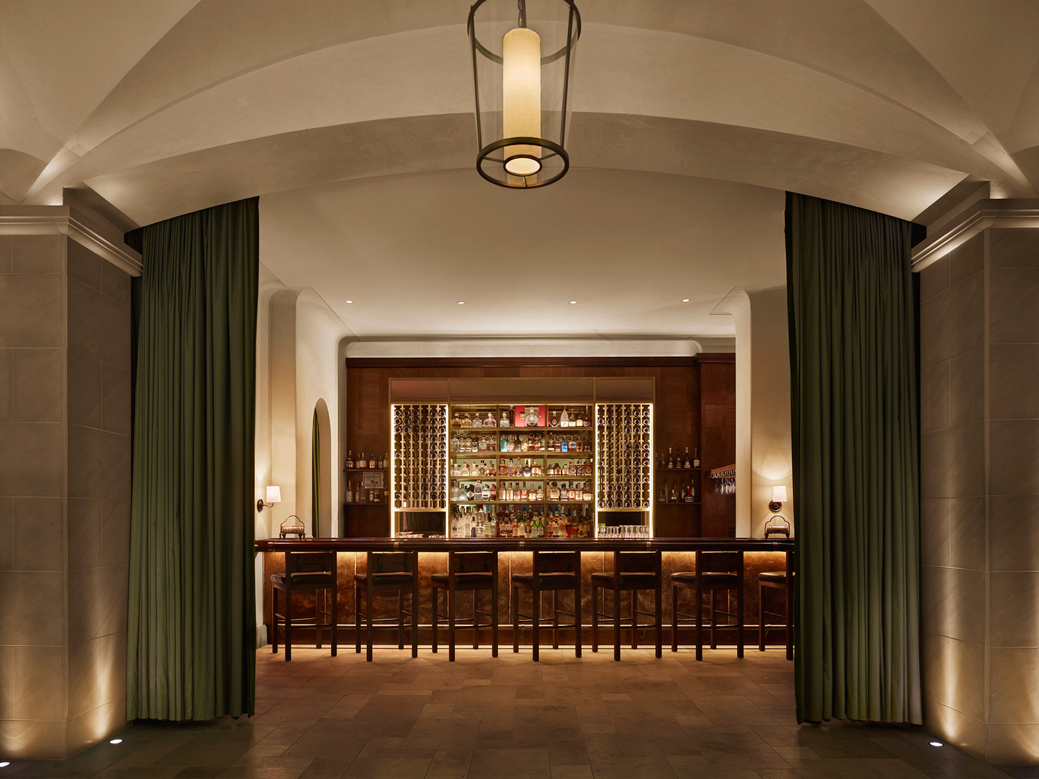 The Bar at Winnies Jazz Bar in Refinery Hotel New York
